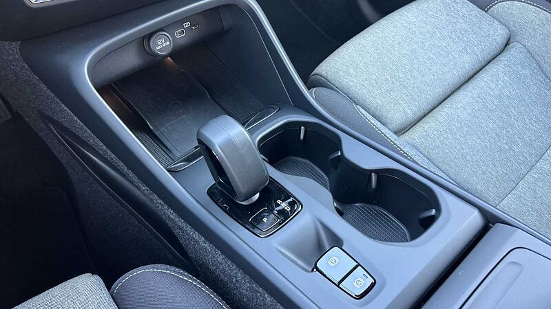 Volvo XC40 2.0 B3 MHEV CORE DCT 163 5P