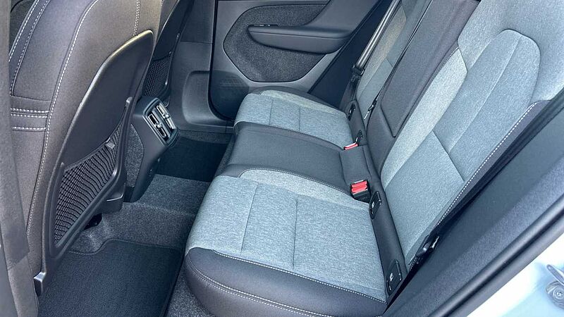 Volvo XC40 2.0 B3 MHEV CORE DCT 163 5P
