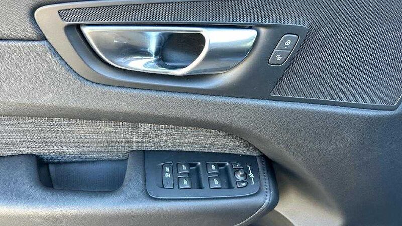 Volvo XC60 XC60 Recharge Core, T6 AWD Híbrido enchufable, Eléctrico/Gasolina, Bright