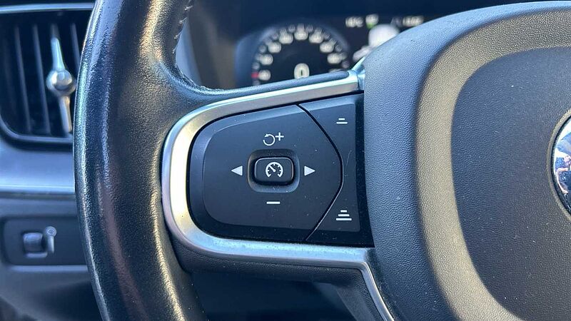 Volvo XC60 XC60 Momentum Pro, B4 AWD mild-hybrid