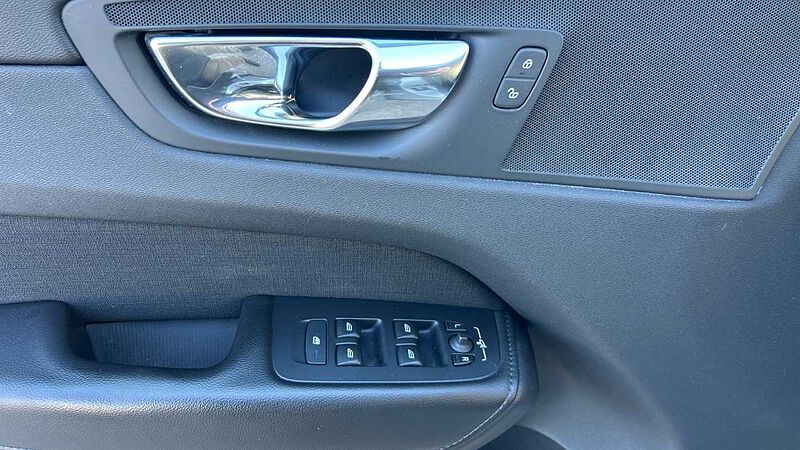 Volvo XC60 XC60 Momentum Pro, B4 AWD mild-hybrid