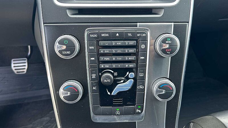 Volvo V60 2.0 D2 R-DESIGN MOMENTUM 120 5P