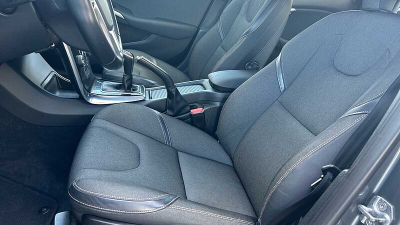Volvo V40 CC V40 Cross Country D2 (88KW/120PS) Momentum man.