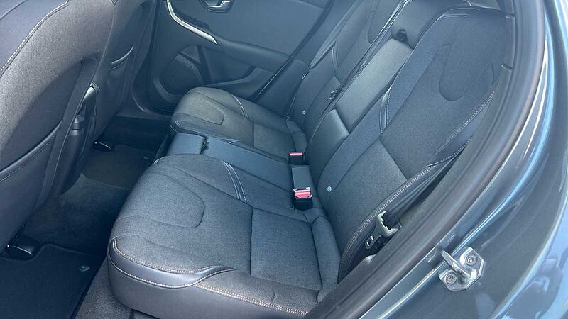 Volvo V40 CC V40 Cross Country D2 (88KW/120PS) Momentum man.