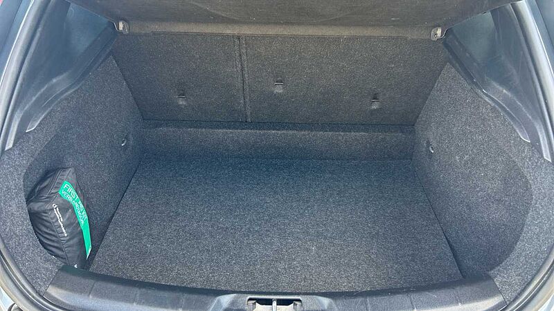 Volvo V40 CC V40 Cross Country D2 (88KW/120PS) Momentum man.