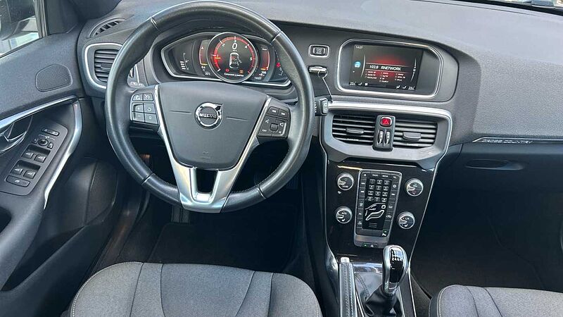 Volvo V40 CC V40 Cross Country D2 (88KW/120PS) Momentum man.