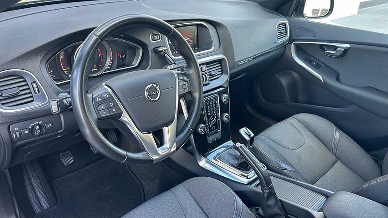 Volvo V40 CC V40 Cross Country D2 (88KW/120PS) Momentum man.