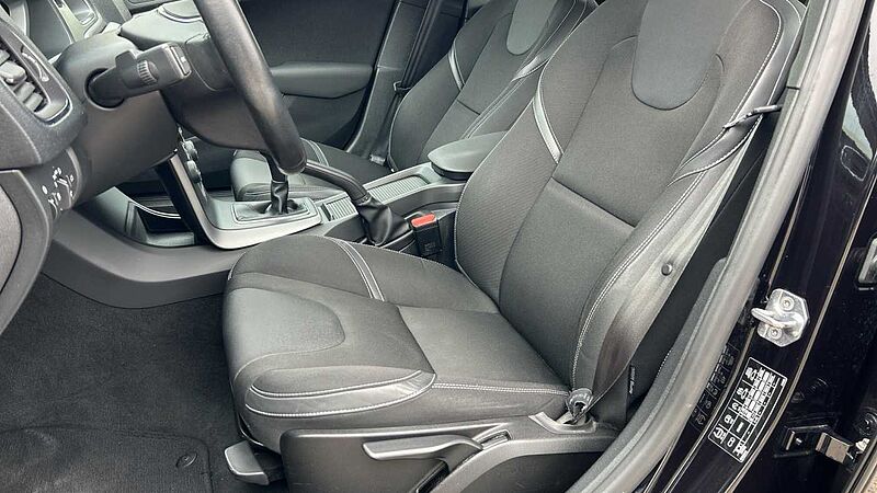 Volvo V40 II V40 Black Edition D2