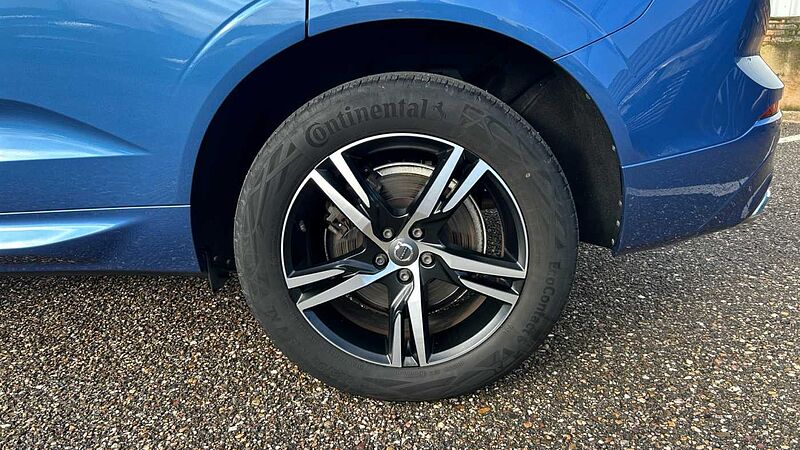 Volvo XC60 2.0 B4 P R-DESIGN AUTO 197 5P