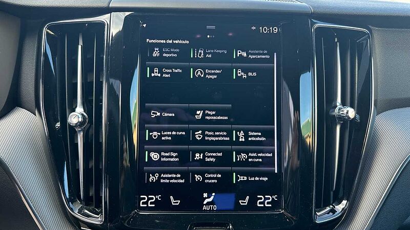 Volvo XC60 2.0 B4 P R-DESIGN AUTO 197 5P