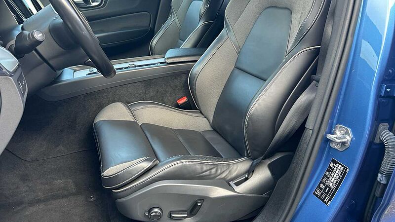 Volvo XC60 2.0 B4 P R-DESIGN AUTO 197 5P