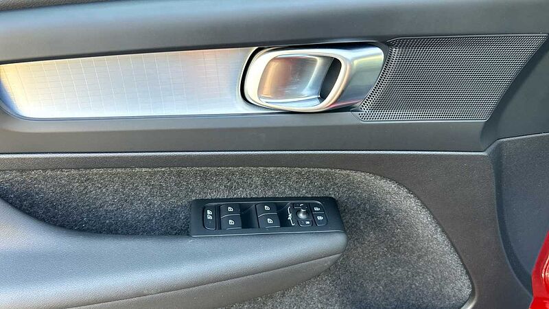Volvo XC40 2.0 B3 CORE AUTO 163 5P