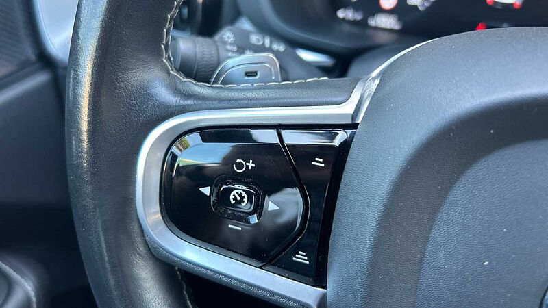Volvo XC60 2.0 D4 R-DESIGN AUTO 190 5P