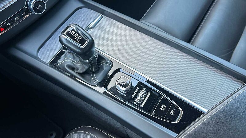 Volvo XC60 2.0 D4 R-DESIGN AUTO 190 5P