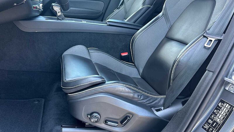 Volvo XC60 2.0 D4 R-DESIGN AUTO 190 5P