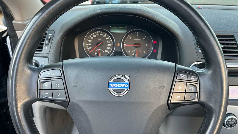 Volvo C70 2.0D SUMMUM 136 2P