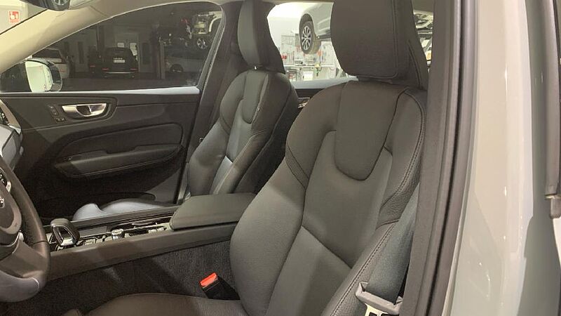 Volvo XC60 XC60 Plus, B4 Mild Hybrid, Diésel, Dark