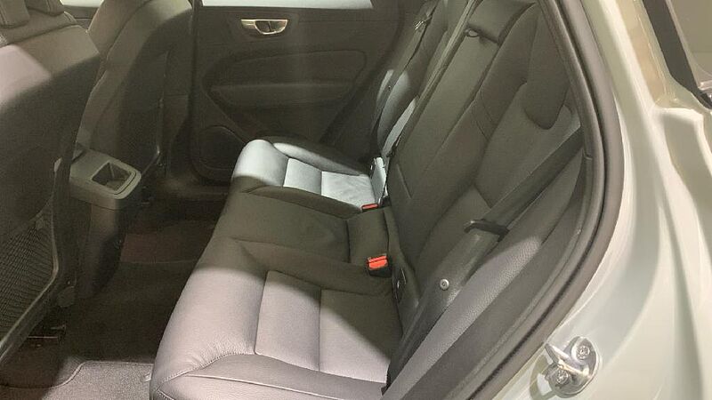 Volvo XC60 XC60 Plus, B4 Mild Hybrid, Diésel, Dark
