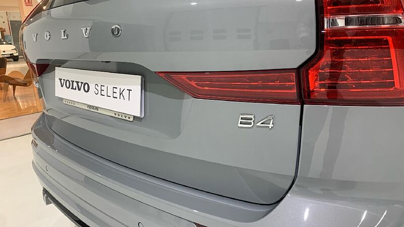 Volvo XC60 XC60 Plus, B4 Mild Hybrid, Diésel, Dark