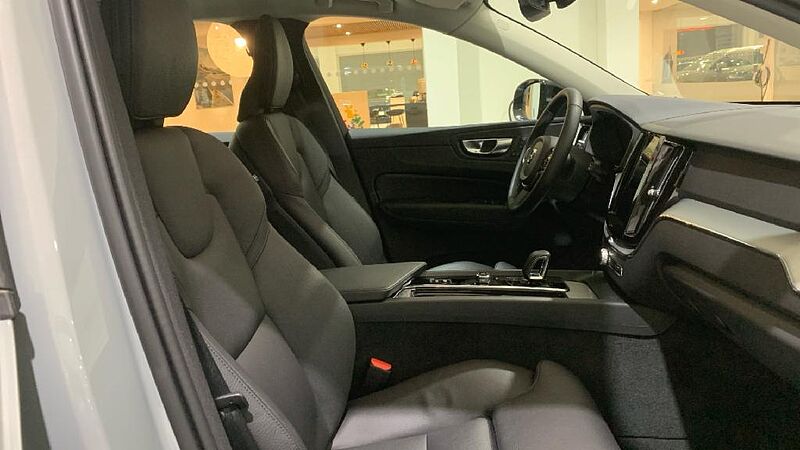 Volvo XC60 XC60 Plus, B4 Mild Hybrid, Diésel, Dark