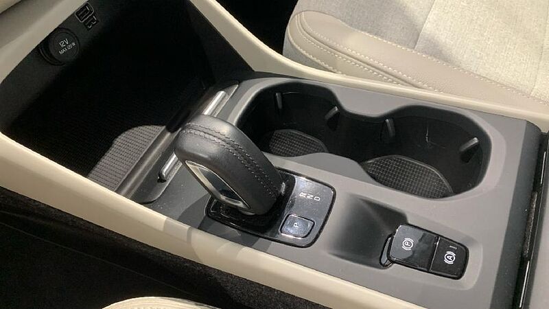 Volvo XC40 2.0 D3 BUSINESS PLUS AUTO 150 5P