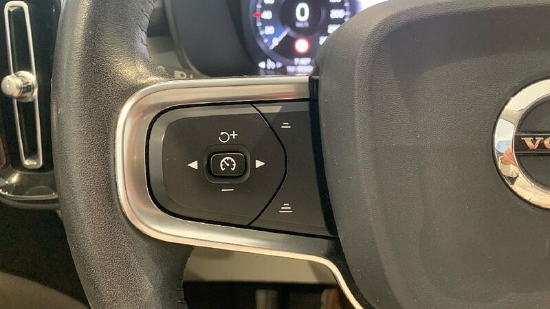 Volvo XC40 2.0 D3 BUSINESS PLUS AUTO 150 5P