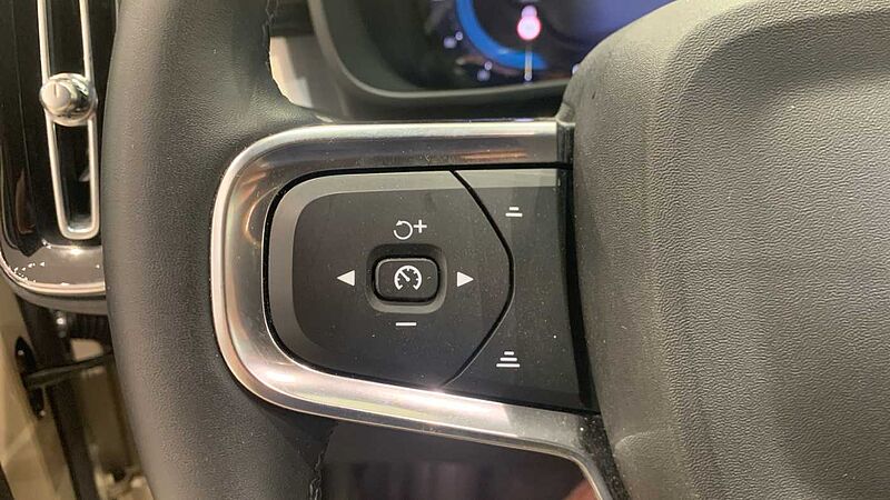 Volvo XC40 2.0 B3 CORE AUTO 163 5P