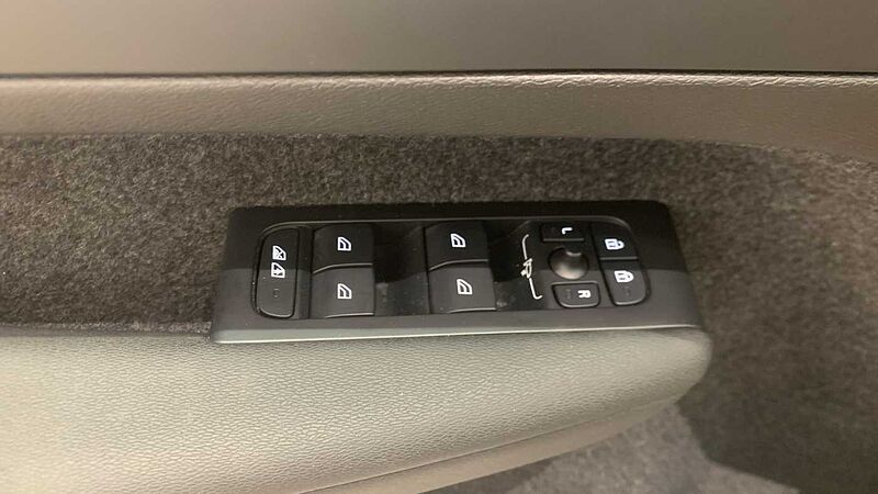 Volvo XC40 2.0 B3 CORE AUTO 163 5P