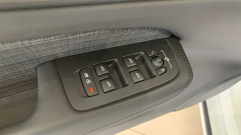 Volvo V60 2.0 B3 P CORE DCT 163 5P