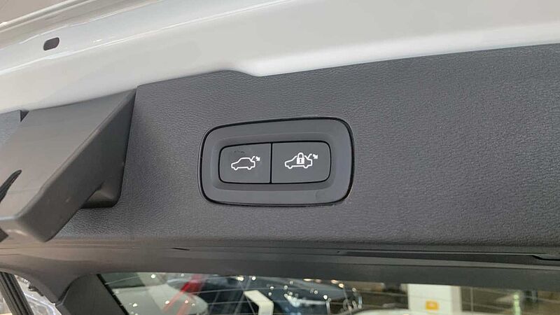 Volvo V60 2.0 B3 P CORE DCT 163 5P