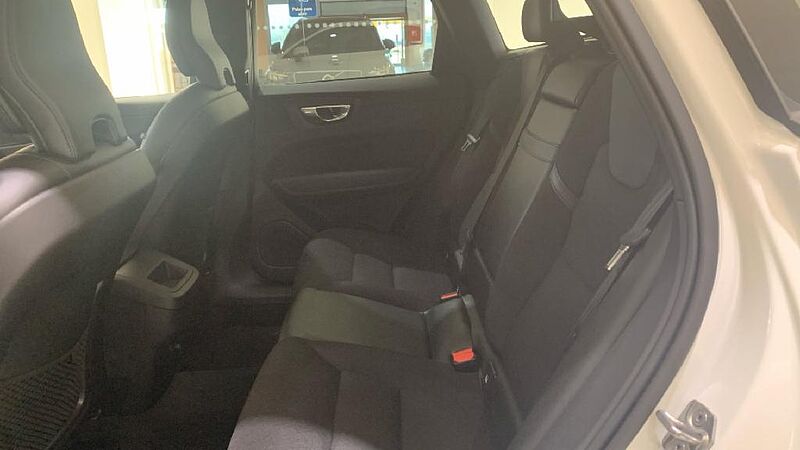 Volvo XC60 2.0 D3 MOMENTUM 150 5P