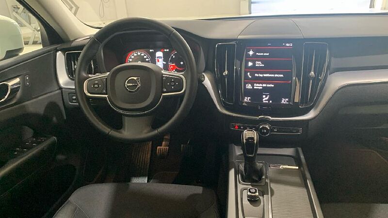 Volvo XC60 2.0 D3 MOMENTUM 150 5P