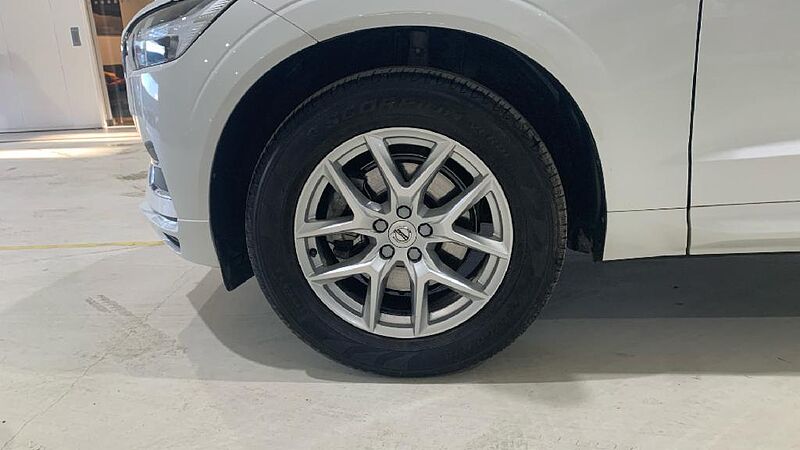 Volvo XC60 2.0 D3 MOMENTUM 150 5P