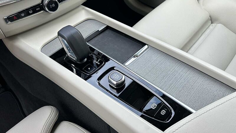 Volvo XC60 2.0 T6 RECHARGE PLUS BRIGHT AUTO 4WD 350 5P