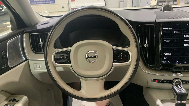 Volvo XC60 2.0 D4 INSCRIPTION AUTO 4WD 190 5P