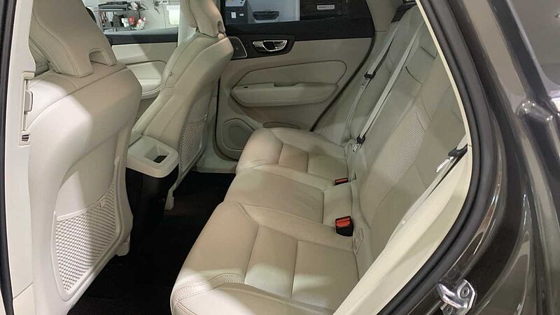 Volvo XC60 2.0 D4 INSCRIPTION AUTO 4WD 190 5P