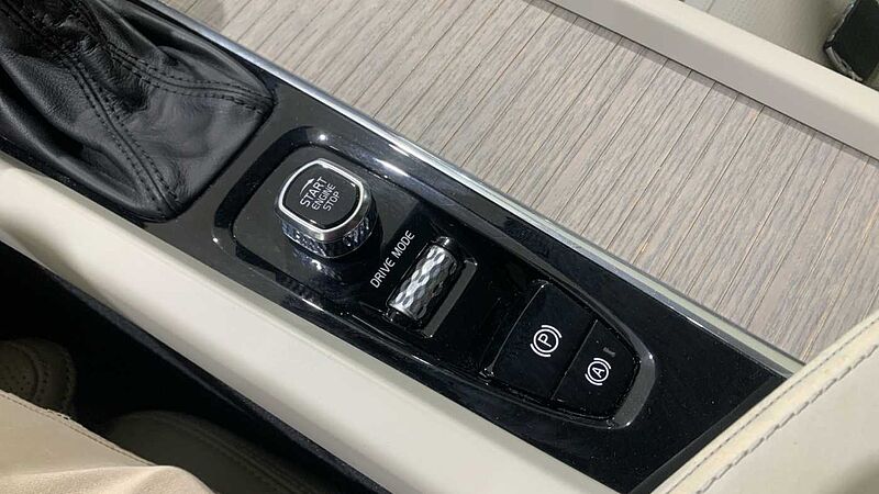 Volvo XC60 2.0 D4 INSCRIPTION AUTO 4WD 190 5P