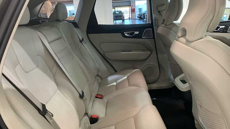 Volvo XC60 2.0 D4 INSCRIPTION AUTO 4WD 190 5P