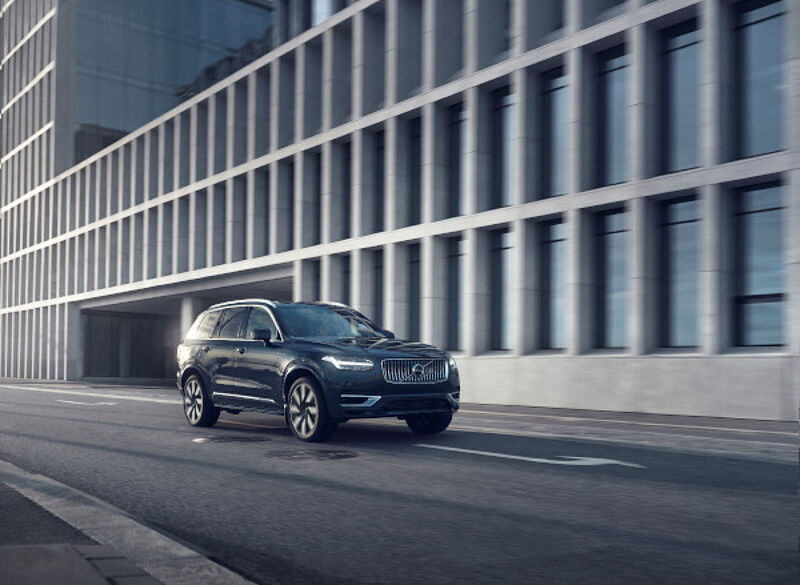 El Volvo XC90 y el XC90 Recharge híbrido enchufable, galardonados con el premio 2023 IIHS TOP SAFTEY PICK+